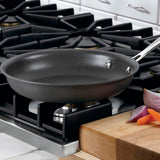 CHEF'S CLASSIC™ NONSTICK HARD ANODIZED 8" NONSTICK SKILLET